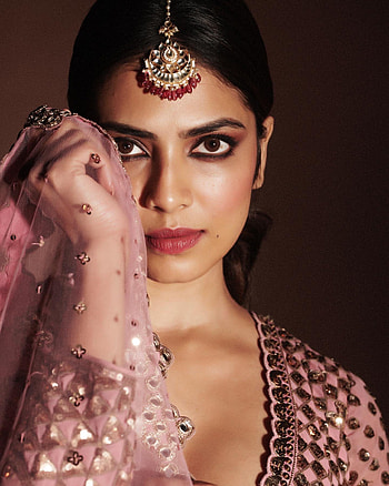 Malavika Mohanan, Red, head, Mohan, hair, Lips, TamilActress, Actress, GirlPower, MalavikaMohanan HD phone wallpaper