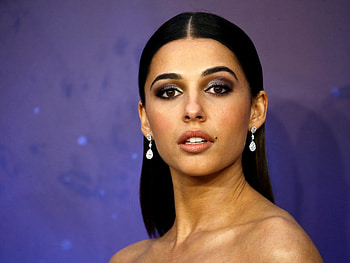 Disney actress, Naomi Scott, Disney HD wallpaper