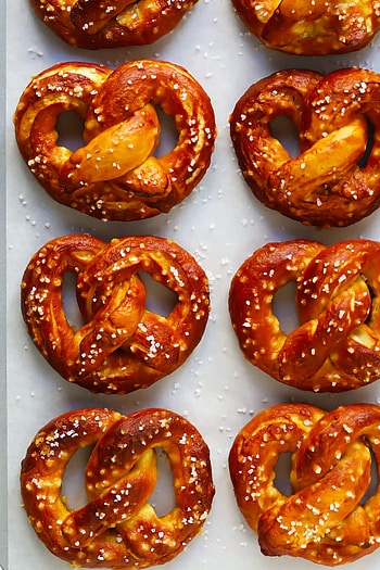 Pretzel, Buttery soft, Gimme some oven, Food HD phone wallpaper
