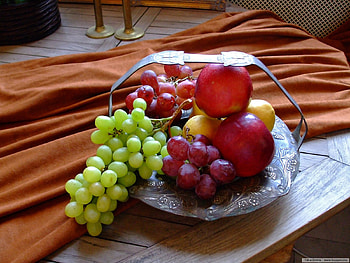 jucy grape, art, dessert, colours, fruits, jucy, food, orange, beauty, tasy, cool, grape, apple, nature HD wallpaper