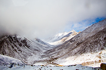 Scenic graphy Snowy Mountains, snow, mountains, nature HD wallpaper