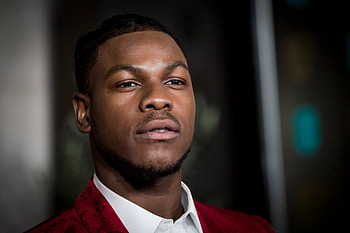 John Boyega calls out racist followers, Protest tips HD wallpaper