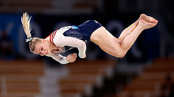 Jade Carey, Dazzling floor routine, Gold medal, Jaw-dropping performance HD wallpaper