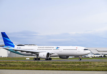 Garuda Indonesia, International network cuts, AirInsight analysis HD wallpaper