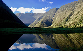 Waipio Valley, Hawaii, sky, water, reflections, clouds, rocks, usa HD wallpaper