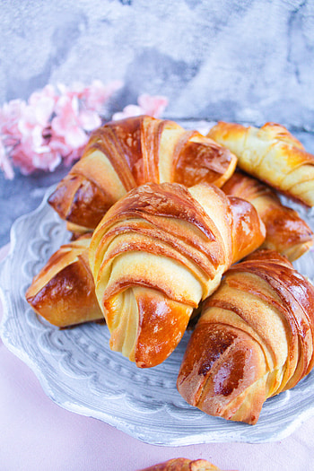 Croissants made with love, Thermomix recipe, Baking with heart, Irresistible aroma HD phone wallpaper