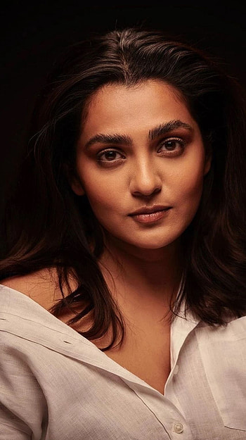 Parvati Menon, multilingual actress, cute HD phone wallpaper