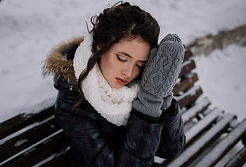 Beautiful, woman, winter, hand gloves HD wallpaper