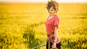 Lindsey Stirling, Striking outdoor , Talented musician, Captivating ry HD wallpaper