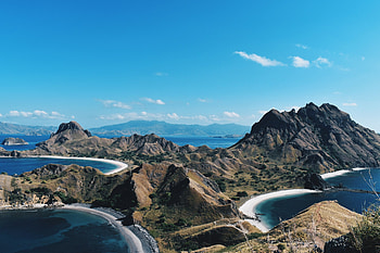 Komodo Island, Travel guide, Island chain, Must-sees HD wallpaper