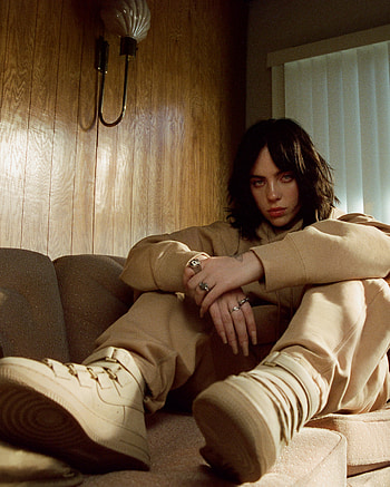 Billie Eilish, knee, joint HD phone wallpaper