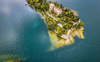 Lake Garda, Isola del Garda, Isola Borghese, beautiful lake, Alps, Villa Borghese, Italy HD wallpaper