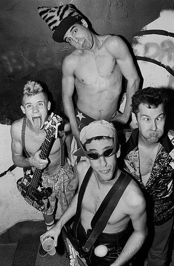 Metro Chicago 1985, Red Hot Chili Peppers HD phone wallpaper