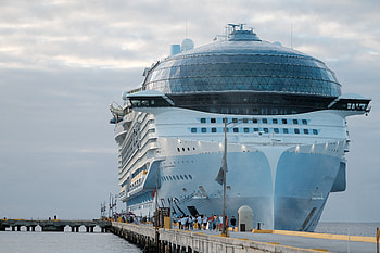 Royal Caribbean Cruise Ship - Ultra, man made, cruise ship HD wallpaper