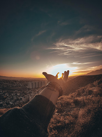 Sun, City, Hand, Miscellanea, Miscellaneous, Beams, Rays HD phone wallpaper