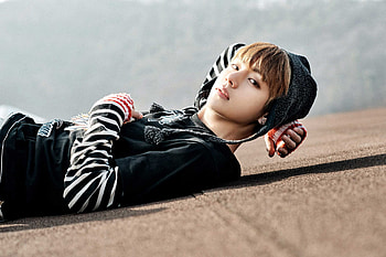 V (singer), Singer , Artistic , Mesmerizing HD wallpaper