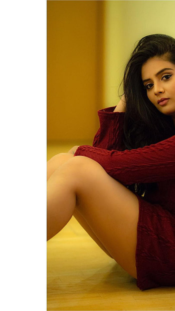 Sreemukhi, telugu actress, model, sexy gorgeous HD phone wallpaper