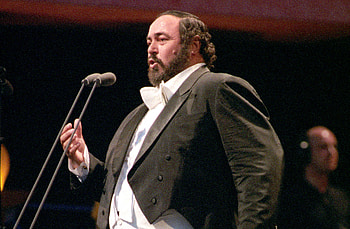 Luciano Pavarotti, Meals for a tenor, Butler reveals HD wallpaper