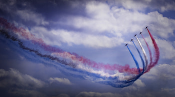 Aerobatics, Airplanes performing aerobatics HD wallpaper
