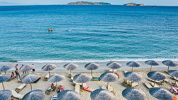 Beach umbrella, Arlmont u0026 co ria, Luxury undressed, U beach HD wallpaper