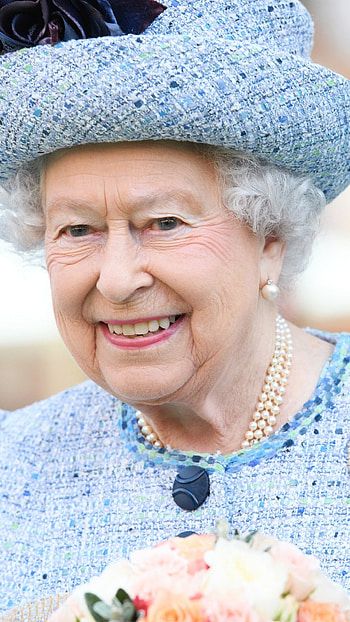 Royalty, Queen Elizabeth II, Elegance, Iconic Figure HD phone wallpaper