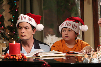 Charlie's bachelor pad, Lovable characters, Funny moments, Two and a Half Men HD wallpaper