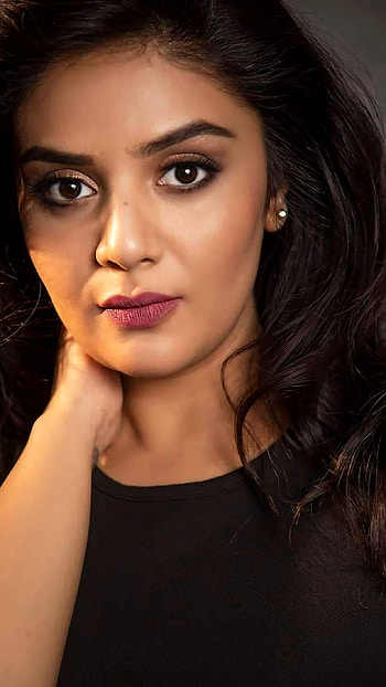 Sreemukhi, telugu actress, anchor, model HD phone wallpaper
