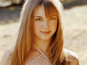 Emily Van Camp, smile, eyes, cute, lips, red hair, actress, hair, female HD wallpaper