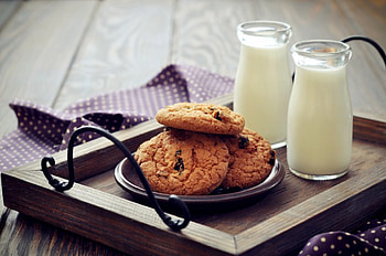 Sweet Moment, milk, batch, lunch, meal tray, bottle, cookies HD wallpaper
