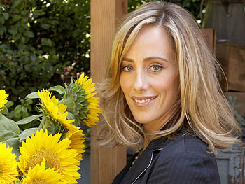 Kim Raver, sexy, american, blonde, sunflowers, actress HD wallpaper
