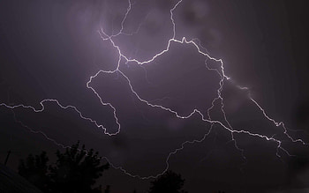 Best lightning Mac , , Stunning visuals, Electrifying display HD wallpaper