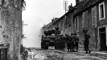 Canadian Troops In France - 1944, Canadian Army, Battle For Normandy, World War Two, Canadian Troops HD wallpaper