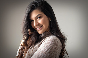 Pretty Lady, lady, model, pretty, smile HD wallpaper
