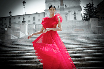 Brunette in Red, model, dress, red, brunette, smile HD wallpaper