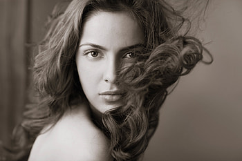Shazahn Padamsee Monochrome, shazahn-padamsee, indian-celebrities, girls, desi-girls HD wallpaper