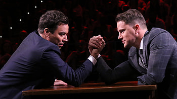 Jimmy Fallon vs Channing Tatum, Arm Wrestling HD wallpaper