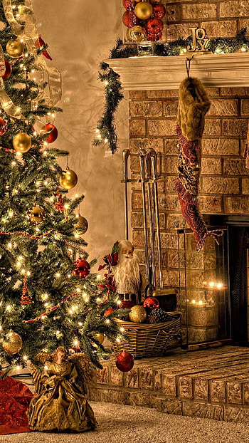 Christmas Fireplace, Green tree near fireplace, Festive , Org21 HD phone wallpaper