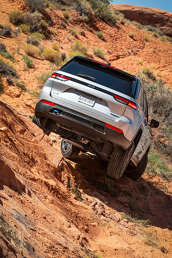 Jeep Grand Cherokee, 2022, trailhawk 4xe, off road HD phone wallpaper