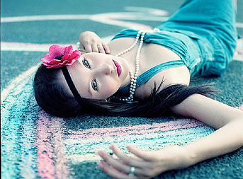 rainbow girl, sexy, girl, nice, rainbow, pretty, laying, flowers, lovely, female HD wallpaper