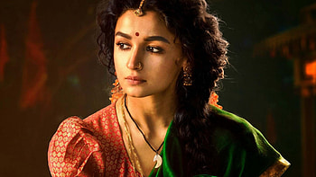 Alia Bhatt Shriya Saran N. T. Rama Rao Jr. Ram Charan Ajay Devgn Olivia Morris RRR HD wallpaper