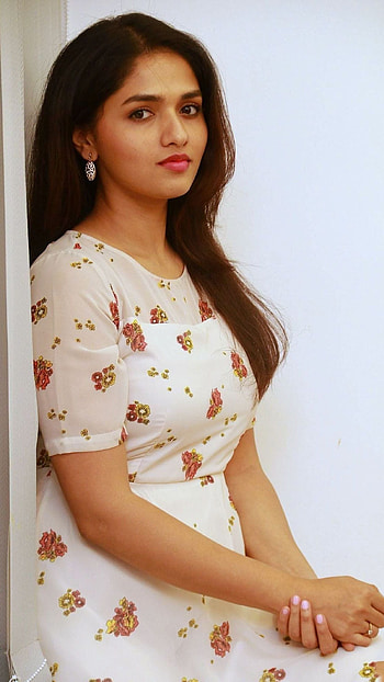 Sunaina, model, tamil actress HD phone wallpaper