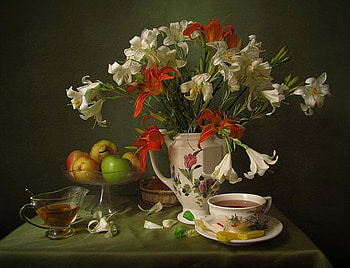 lilies, still life, vase, flowers HD wallpaper