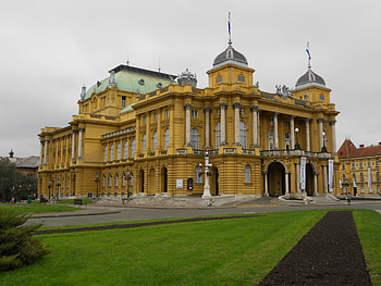 Building in Zagreb, architecture, medieval, monument, building, beautiful, croatia, zagreb, park HD wallpaper