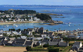 Village and Harbor in France, sea, France, village, harbor, bay HD wallpaper