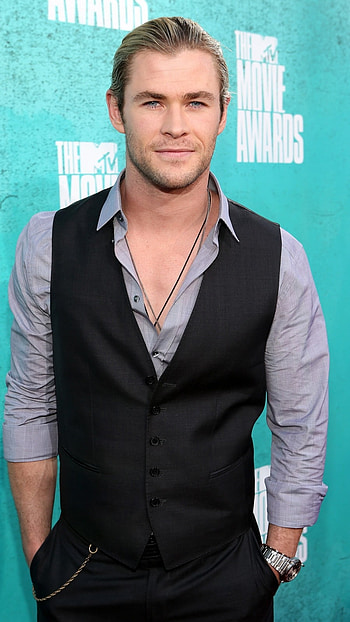 Chris Hemsworth, Chris Hemsworth Hollywood Actor HD phone wallpaper