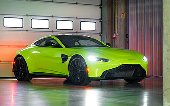 2019 Aston Martin Vantage,Llime Essence Green HD wallpaper