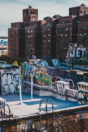 Building, Miscellanea, Miscellaneous, Facade, Roof, Graffiti, Roofs HD phone wallpaper
