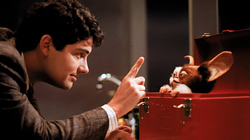 Gremlin Gizmo, Mischievous creature, Iconic movie character, Memorable creature HD wallpaper