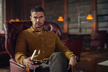 Theo James in The Gentlemen 2024 - TV Show, TV Show, The Gentlemen (2024), Theo James HD wallpaper