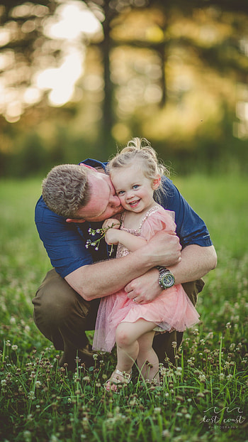 Mom Papa, Cute Father Daughter HD phone wallpaper
